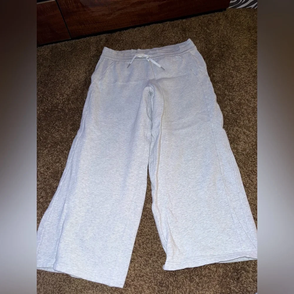 Lululemon Scuba Mid-Rise Wide-Leg Pant *Full Length - Picture 2 of 4